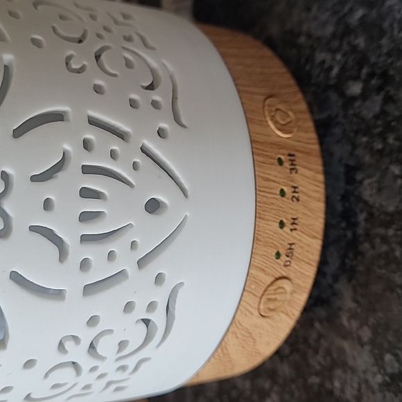 Earnestly Living Ultrasonic Aroma Diffuser - Picture 3 of 10